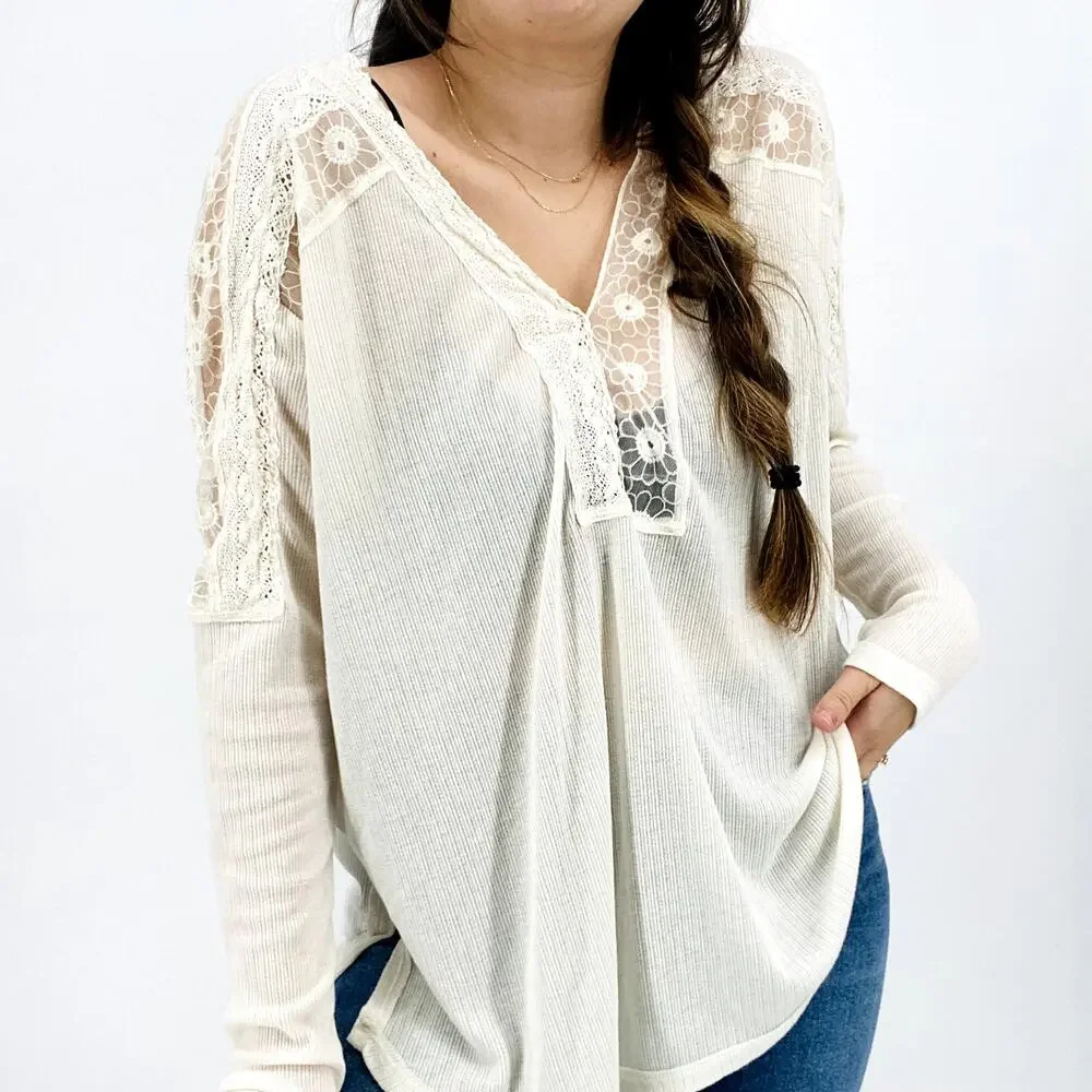 Free People White Long Sleeve V-Neck Lace long sleeve top‎